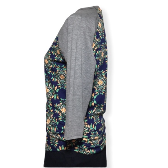 Lularoe Randy tee size XS NWT Abstract pattern - Picture 2 of 9